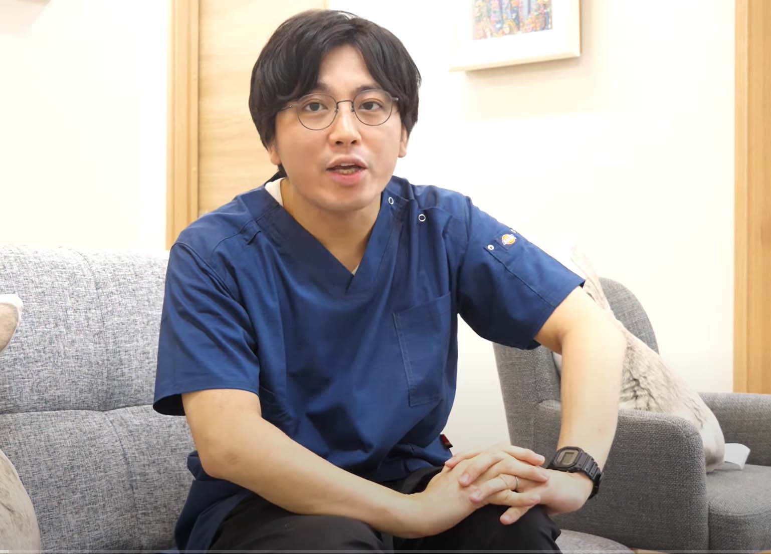 “陰キャ”で元医官の町医者・益田裕介さんが、YouTuberとして多くの人を癒すまで
